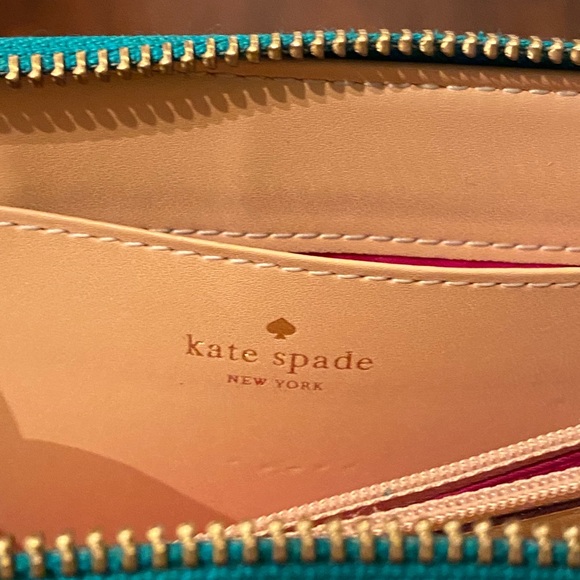 Kate Spade Tech Wallet - Picture 4 of 7